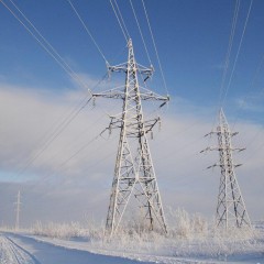 Czym jest wibracja i taniec drutów, od czego zależą te zjawiska