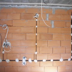 Qué hacer primero: electricista o yeso de pared